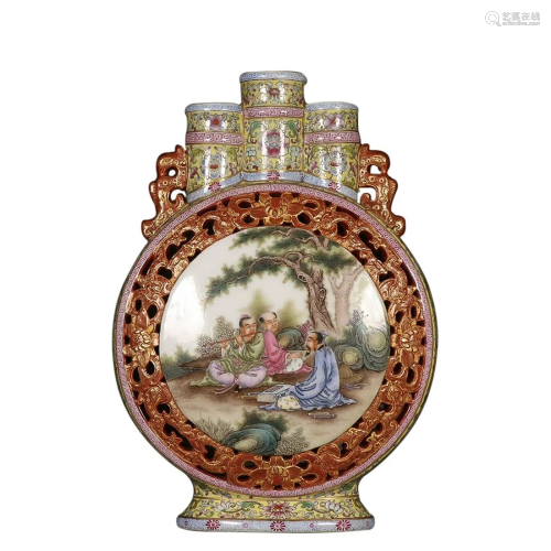 FAMILLE ROSE 'FIGURE STORY' OPENWORK VASE