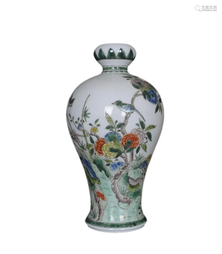 FAMILLE VERTE 'BIRD AND FLORAL' MEIPING VASE