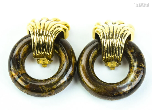 Pair Of Clip On Earrings By Une Ligne Paris