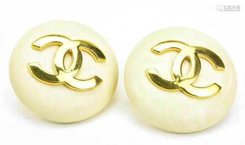 Vintage Chanel Gilt Metal Clip On Earrings