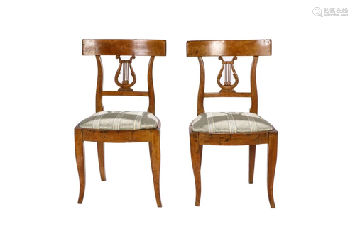 PAIR OF ANTIQUE ITALIAN LYRE BACK SIDE CHAIRS