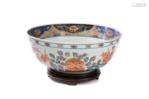 LARGE JAPANESE IMARI PORCELAIN PUNCH BOWL