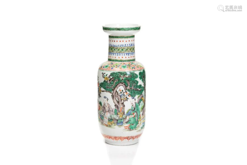 CHINESE FAMILLE VERTE PORCELAIN MALLET VASE