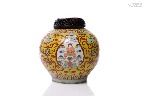 CHINESE EXPORT BENCHARONG STYLE PORCELAIN JAR