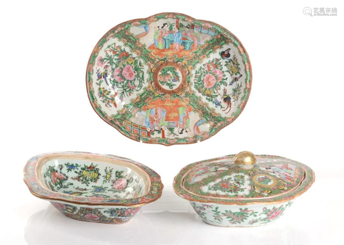 THREE PIECES OF CANTON FAMILLE ROSE PORCELAIN