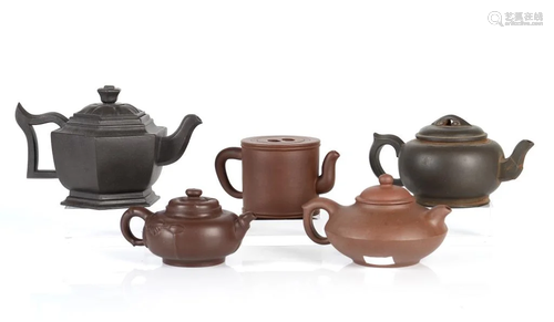 FIVE CHINESE YIXING POTTERY ZISHA TEAPOTS