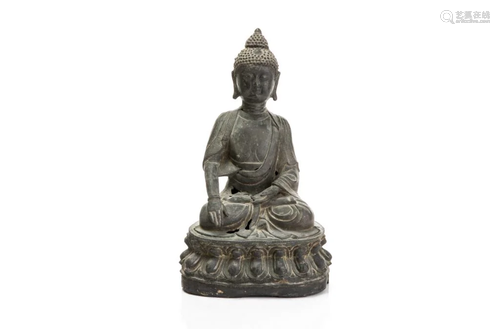 CHINESE MING DYNASTY BRONZE FIGURE OF BUDDHA