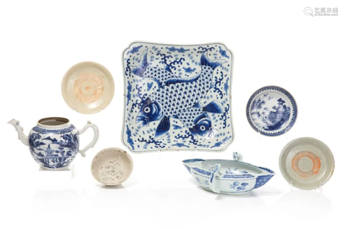 COLLECTION OF SEVEN CHINESE AND JAPANESE PORCELAIN