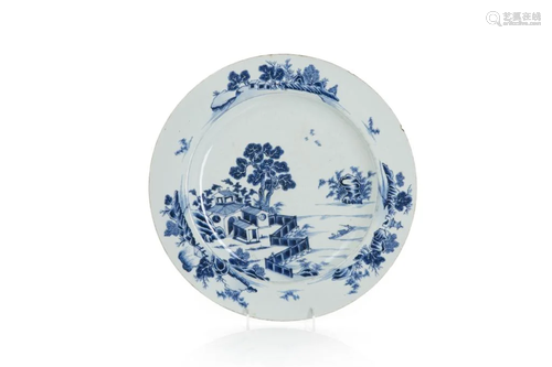 LARGE CHINESE BLUE & WHITE PORCELAIN DISH