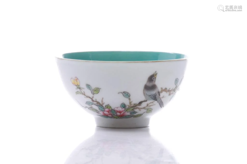 SMALL CHINESE FAMILLE ROSE PORCELAIN CUP