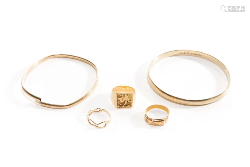 GOLD BRACELETS AND RINGS, 29g