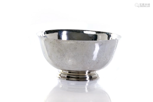 AMERICAN SILVER FOOTED CENTRE BOWL, 1264g