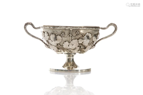 ITALIAN SILVER TWO-HANDLED URN, 1,135g