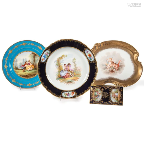 Two Continental Porcelain Cabinet Plates, A Vanity Tray