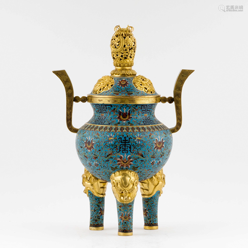 QING GILT BRONZE CLOISONNE COVERED TRIPOD CEN…