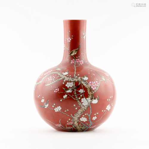 QIANLONG FAMILLE ROSE RUBY RED REWARD VASE