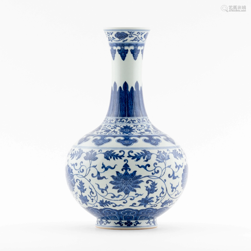 JIAQING BLUE & WHITE WRAPPED FLORAL REWARD VASE