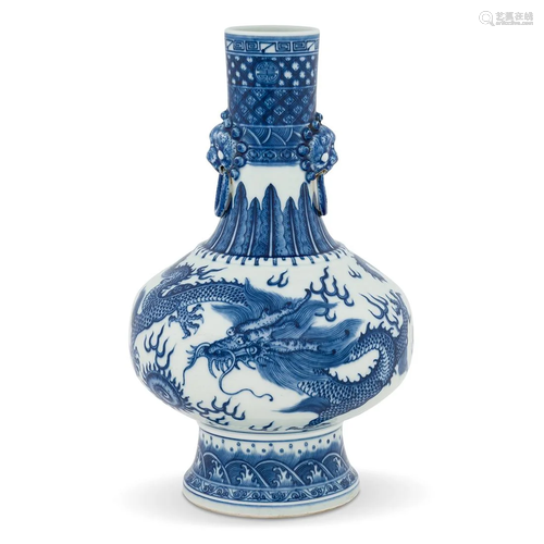 QING BLUE & WHITE DRAGON AMPHORA VASE