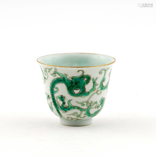 KANGXI FAMILLE VERTE DRAGON WINE CUP