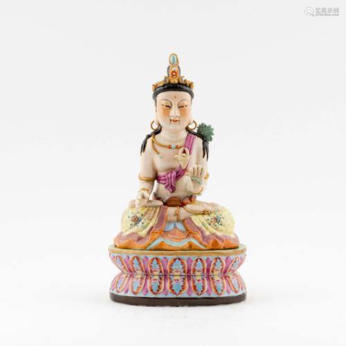 CHINESE FAMILLE ROSE PORCELAIN BUDDHA