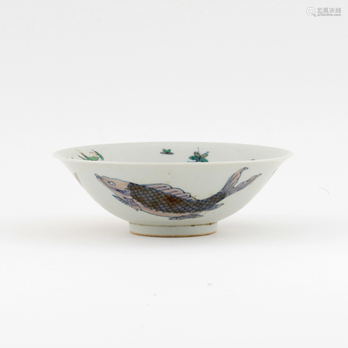 CHINESE FISH MOTIF PORCELAIN BOWL