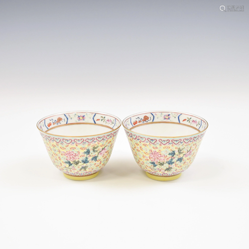 PAIR TONGZHI FAMILLE ROSE BOWLS