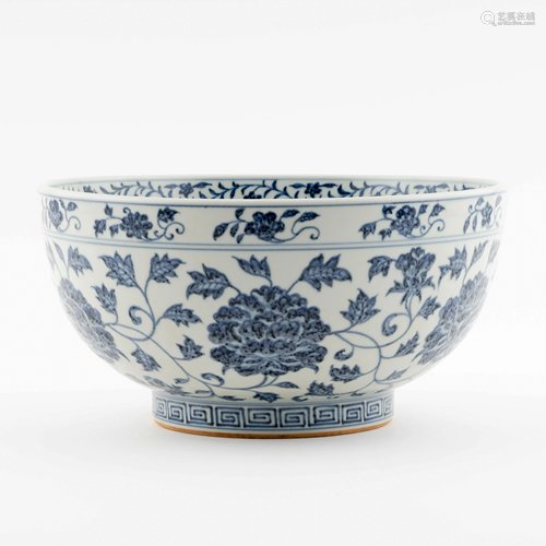 XUANDE BLUE AND WHITE WRAPPED FLORAL BOWL