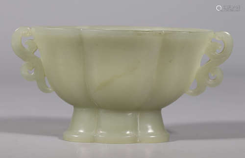 HETIAN JADE CARVED FLOWER SHAPE CUP