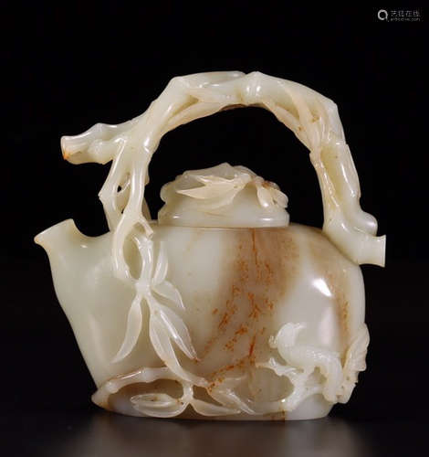 HETIAN JADE CARVED BAMBOO PATTERN LIFTING POT