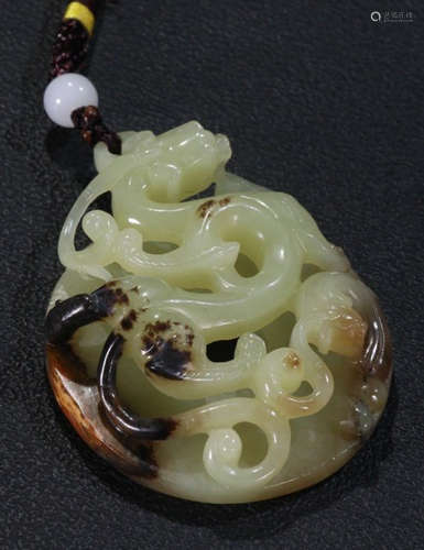 ANTIQUE JADE CARVED BEAST PATTERN PENDANT