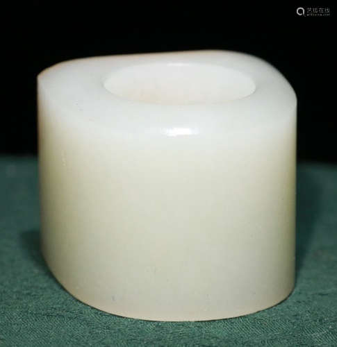 HETIAN JADE SEED CARVED FIINGER RING