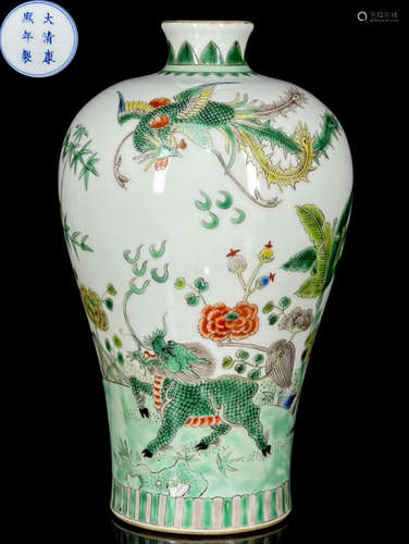 DAQINGKANGXINIANZHI MARK WUCAI GLAZE VASE