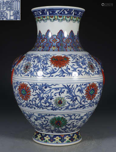 DOUCAI GLAZE WRAPPED FLOWER PATTERN VASE