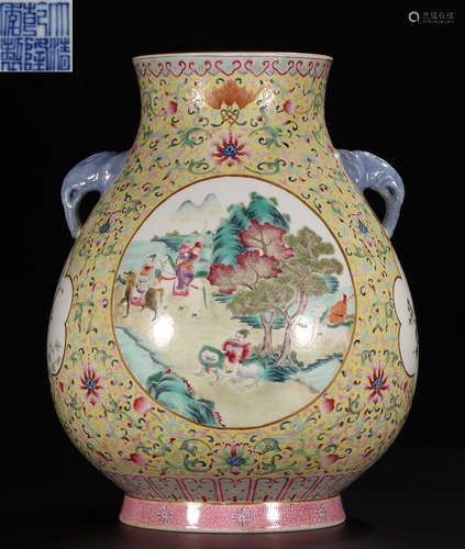 DAQINGQIANLONGNIANZHI MARK FAMILLE ROSE VASE