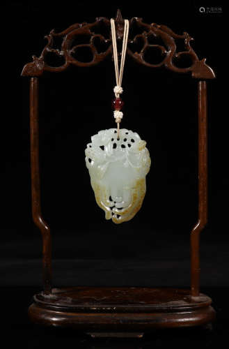 HETIAN WHITE JADE TABLET SHAPED WITH CHAYOTE