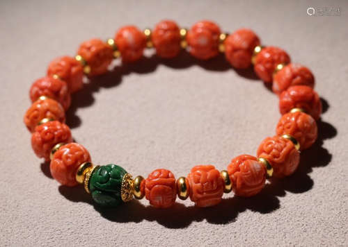 CORAL STRING BRACELET WITH 18 BEADS