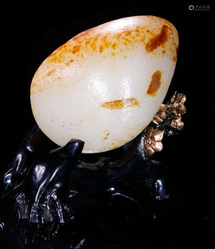 HETIAN JADE PENDANT