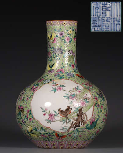 QIANLONG MARK FAMILLE ROSE GLAZE FLOWER PATTERN VASE