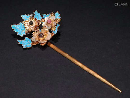 GILT SILVER HAIRPIN EMBEDDED WITH GEM