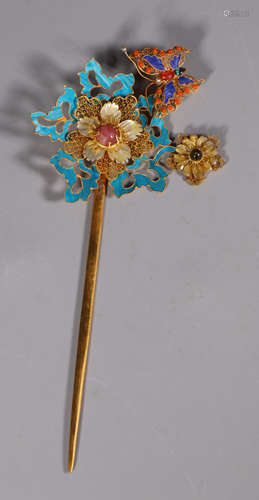 GILT SILVER HAIRPIN EMBEDDED WITH GEM