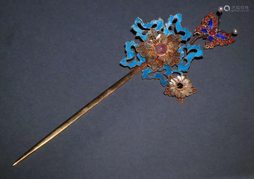 GILT SILVER HAIRPIN EMBEDDED WITH GEM