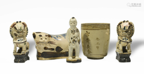 5 Chinese Cizhou Porcelains, Ming or Earlier