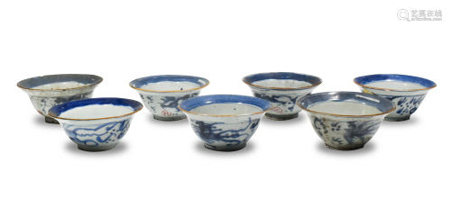 7 Chinese Blue & White Dragon Bowls, 18/19th Century