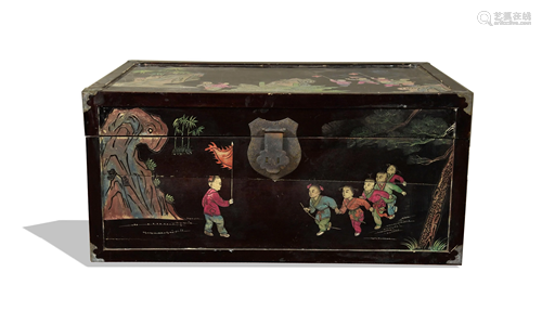 Chinese Lacquered Wood Box, 19th Century