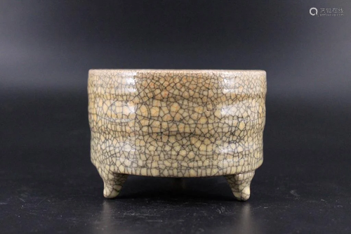 Song GeYao Crackle Porcelain Brush Pot