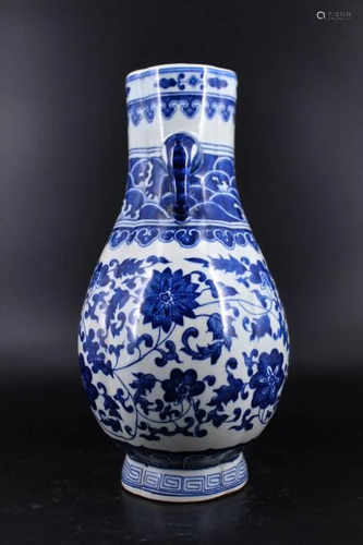 Qing Porcelain Blue&White Floral Vase