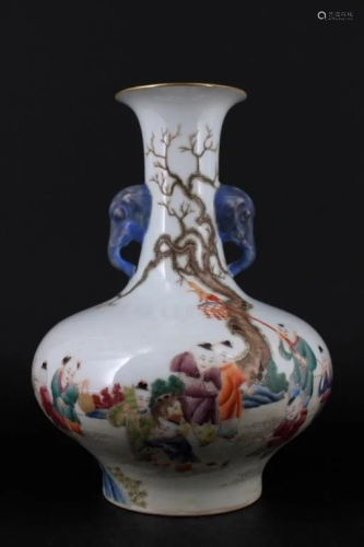 Qing Porcelalin Famille Rose Ear Loop Vase