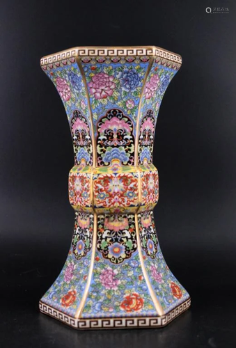 Famille Rose Qing Porcelain Vase