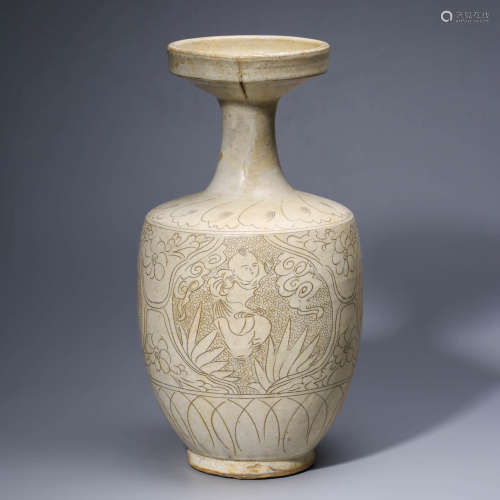 A CHINESE CIZHOU-TYPE PORCELAIN CHILDREN VASE