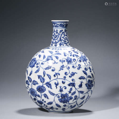 A CHINESE BLUE AND WHITE PORCELAIN INTERLOCK BRANCHES MOONFLASK MARKED XUAN DE